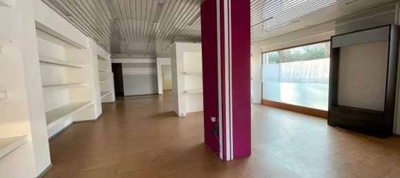 Gewerbliche Immobilie in Santo Stefano Belbo, Italy 180m², Nr. 306661 5