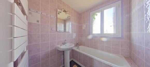 2 Schlafzimmer Haus in Avoine, France, Nr. 257250 7