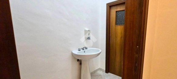 Entrepôt à Notaresco, Italy 309m² No. 361672 7