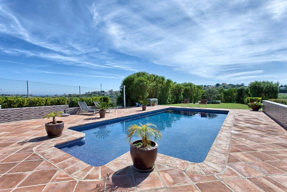 4 Schlafzimmer Gewerbliche Immobilie in Estepona, Spain, Nr. 56323