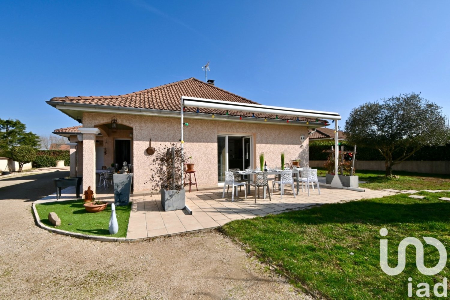 4 bedrooms Villa in Pusignan, France No. 198609