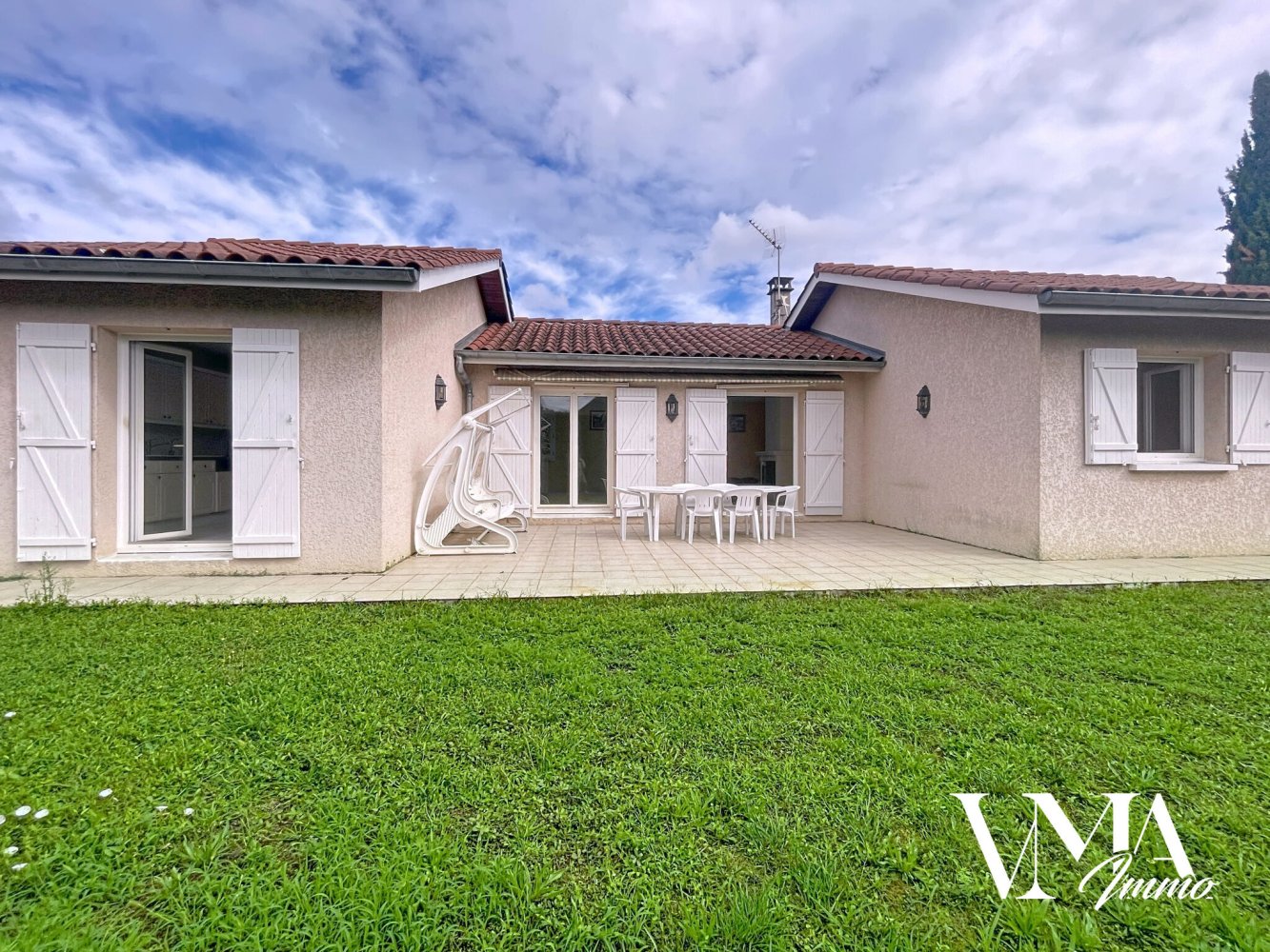 3 Schlafzimmer Haus in Mions, France, Nr. 350845