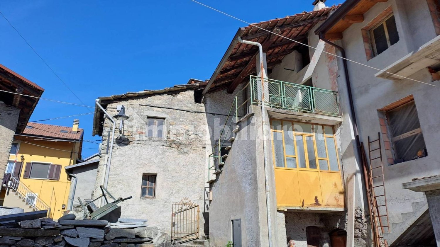 2 bedrooms House in Villar Focchiardo, Italy No. 118806