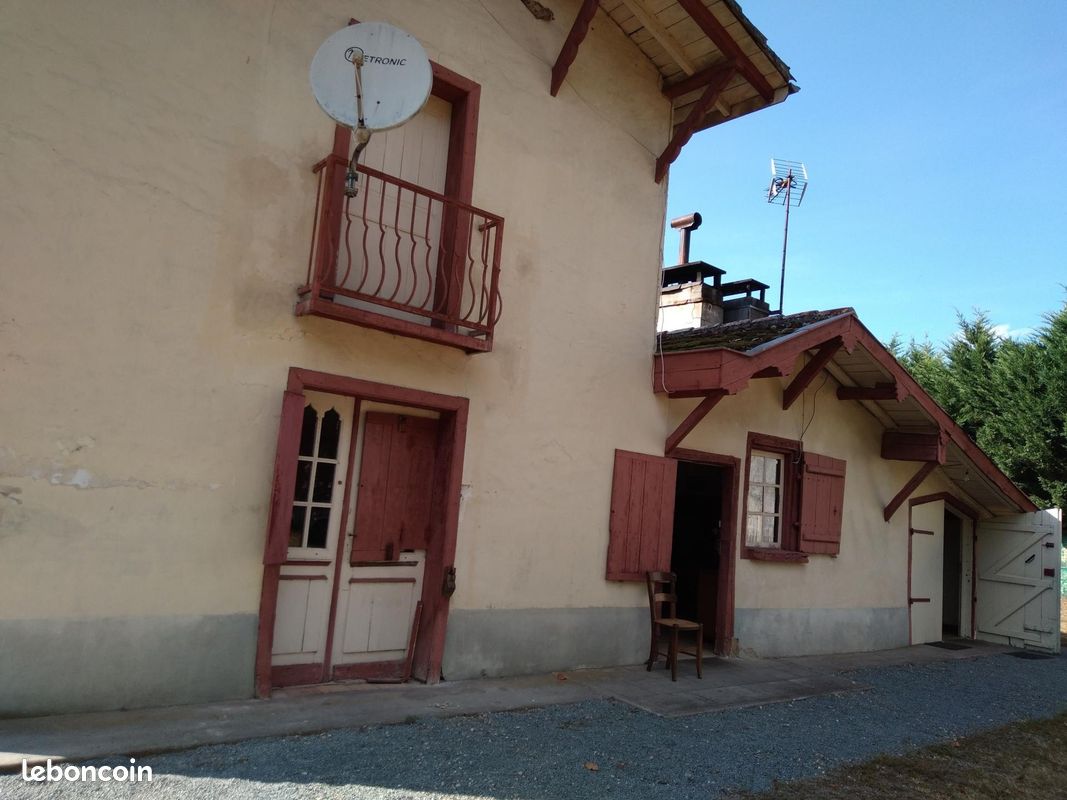 Casa de 3 dormitorios en Goualade, France No. 100313