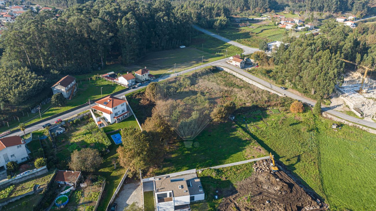  Land in Pacos de Ferreira, Portugal No. 83671