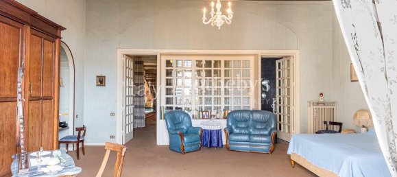 5 bedrooms Apartment in Naples, Italy No. 58754 13