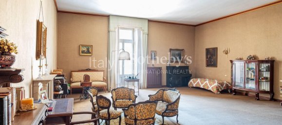 5 bedrooms Apartment in Naples, Italy No. 58754 6