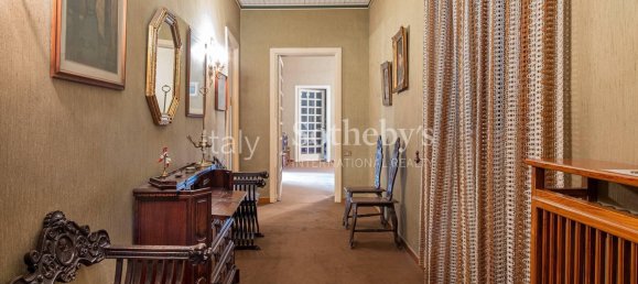 5 bedrooms Apartment in Naples, Italy No. 58754 3