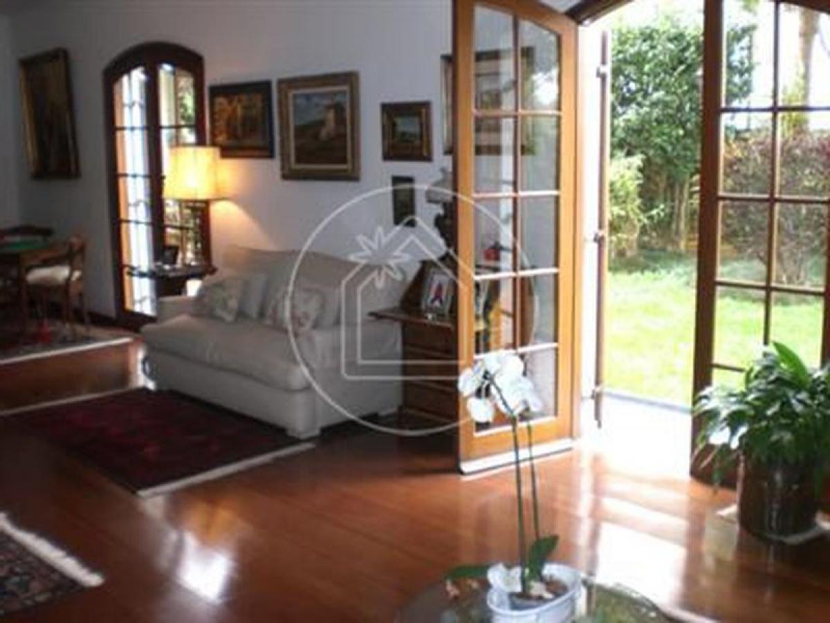 Дом с 5 спальнями в Сан-Паулу, Бразилия № 553401