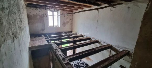 3 bedrooms House in Graffigny-Chemin, France No. 94973 5