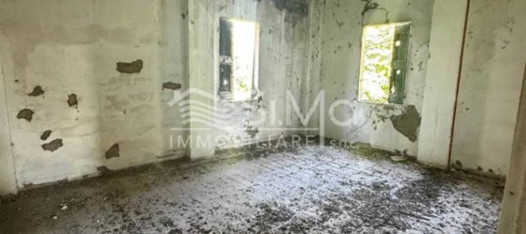 6 bedrooms House in Castello d'Argile, Italy No. 74572 11