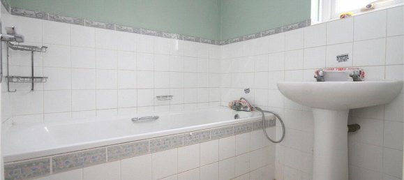 2 bedrooms Commercial property in Surrey, United Kingdom No. 8580 4