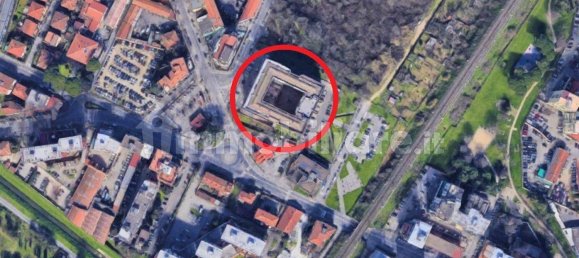 770m² Commercial property in Florence, Italy No. 326349 24