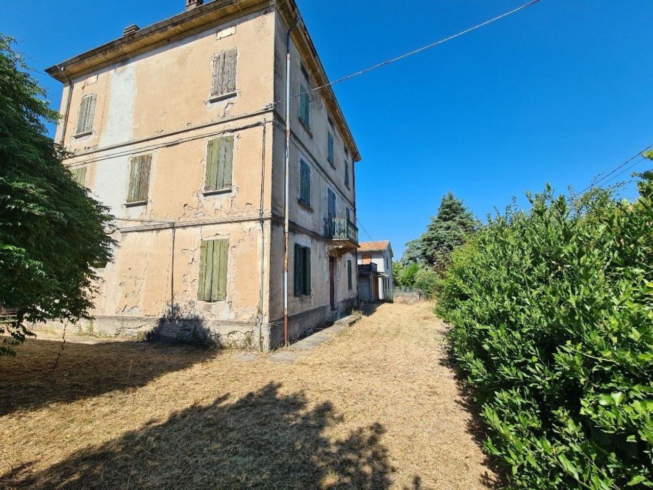 Casa de 10 habitaciónes en San Polo d'Enza, Italy No. 177812