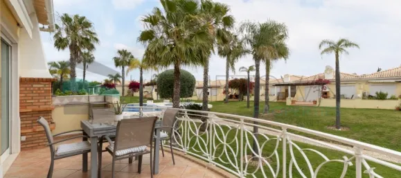 4 Schlafzimmer Haus in Quarteira, Portugal, Nr. 86938 6