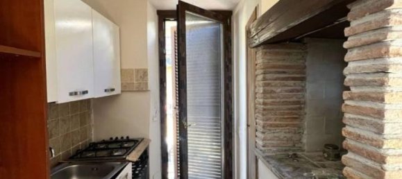 6 rooms House in Ronciglione, Italy No. 37522 3