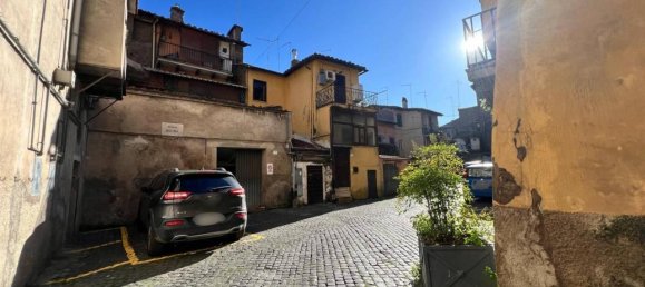 6 rooms House in Ronciglione, Italy No. 37522 7