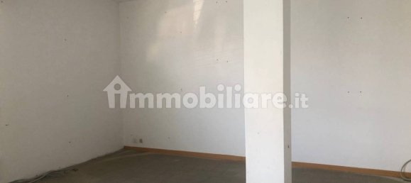 3 rooms Commercial property in Viareggio, Italy No. 153401 3