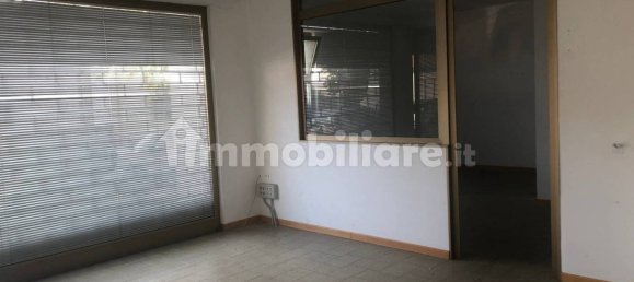3 rooms Commercial property in Viareggio, Italy No. 153401 2