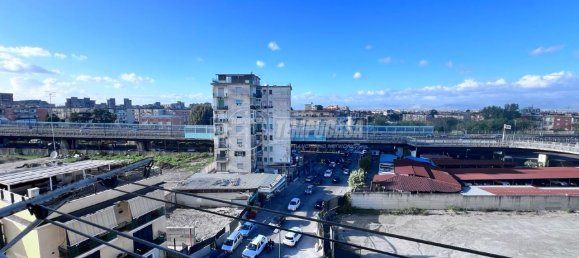 2 Schlafzimmer Wohnung in Naples, Italy, Nr. 146882 2