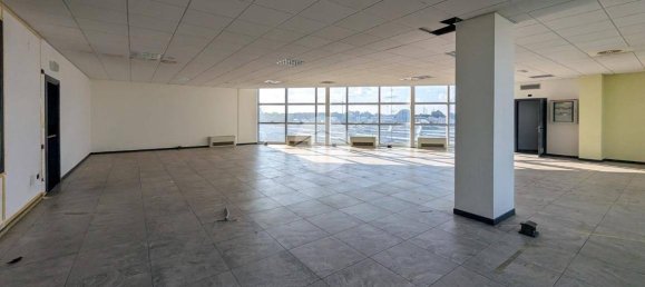 3 rooms Office in Mantua, Italy No. 337522 7