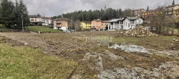 600m² Land in Casina, Italy No. 5152 5