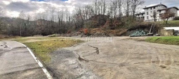 600m² Land in Casina, Italy No. 5152 7