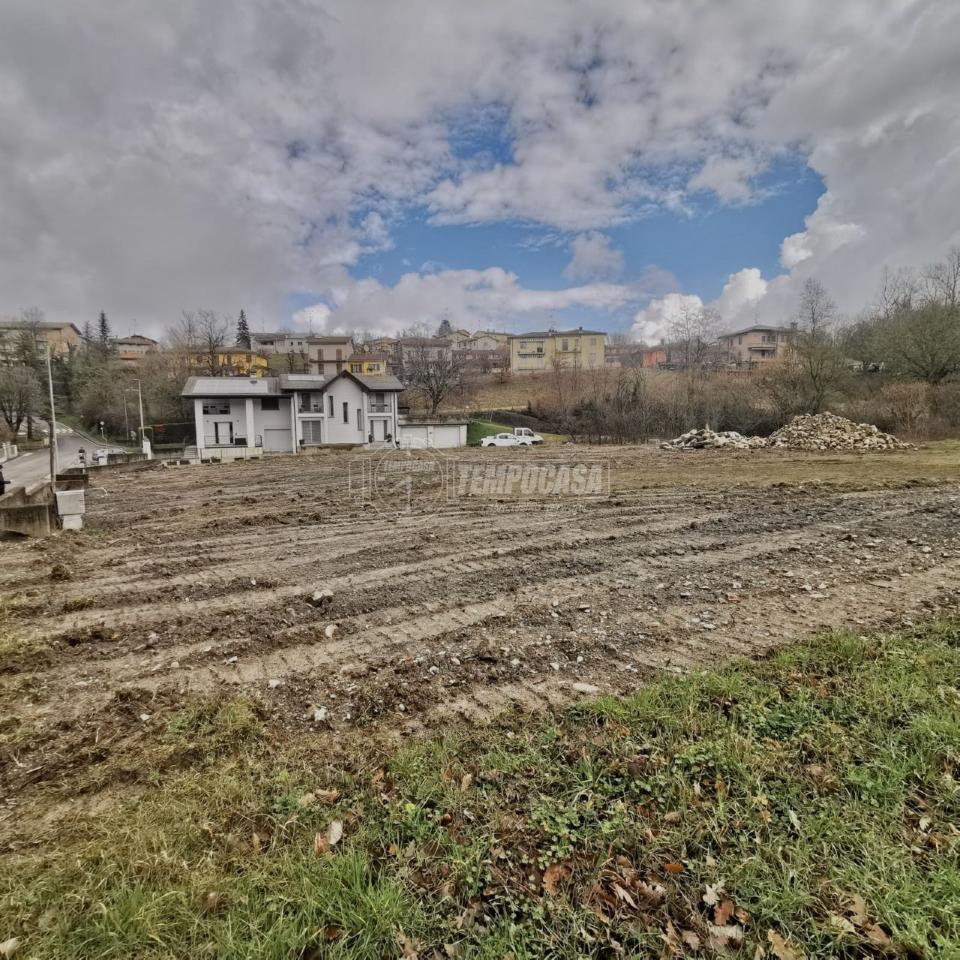 600m² Land in Casina, Italy No. 5152