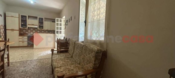 4 rooms House in Terracina, Italy No. 70492 3