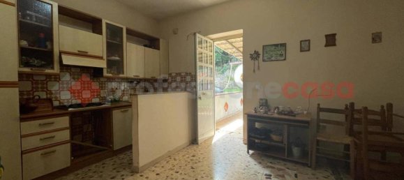 4 rooms House in Terracina, Italy No. 70492 6