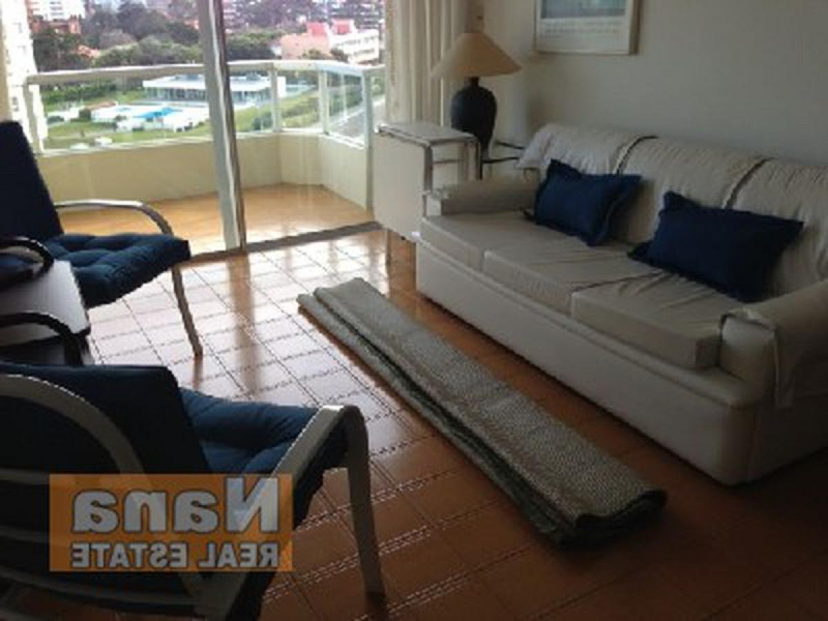 Casa de 3 dormitorios en Maldonado, Uruguay No. 413