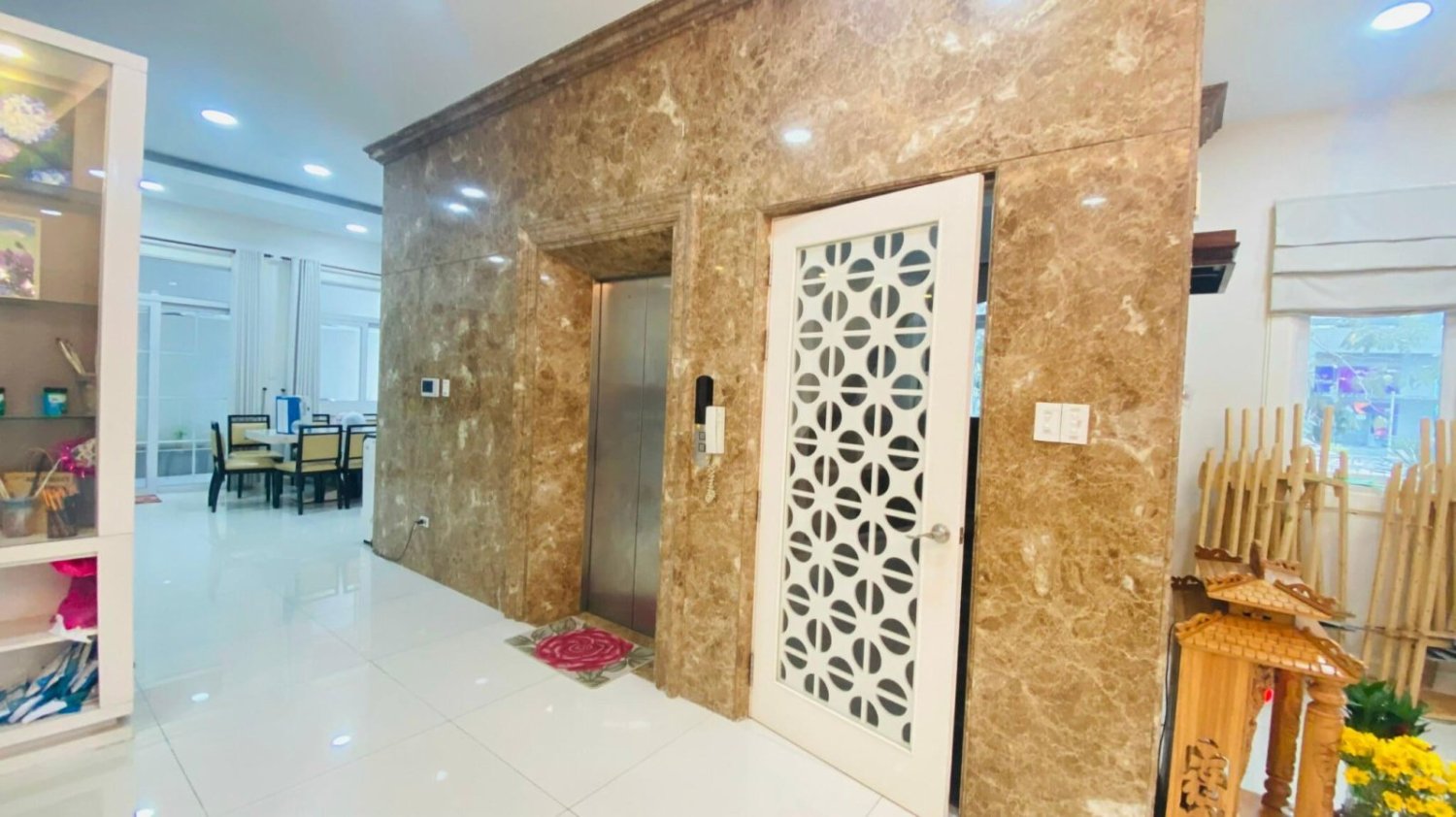 242m² Villa in District 7, Vietnam No. 12944