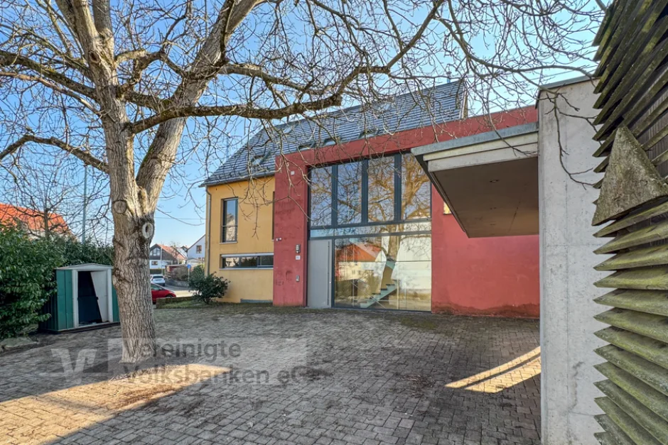 17 bedrooms Building in Reutlingen, Germany No. 66138