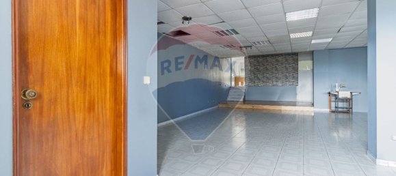124m² Commercial property in Covilha, Portugal No. 72971 5
