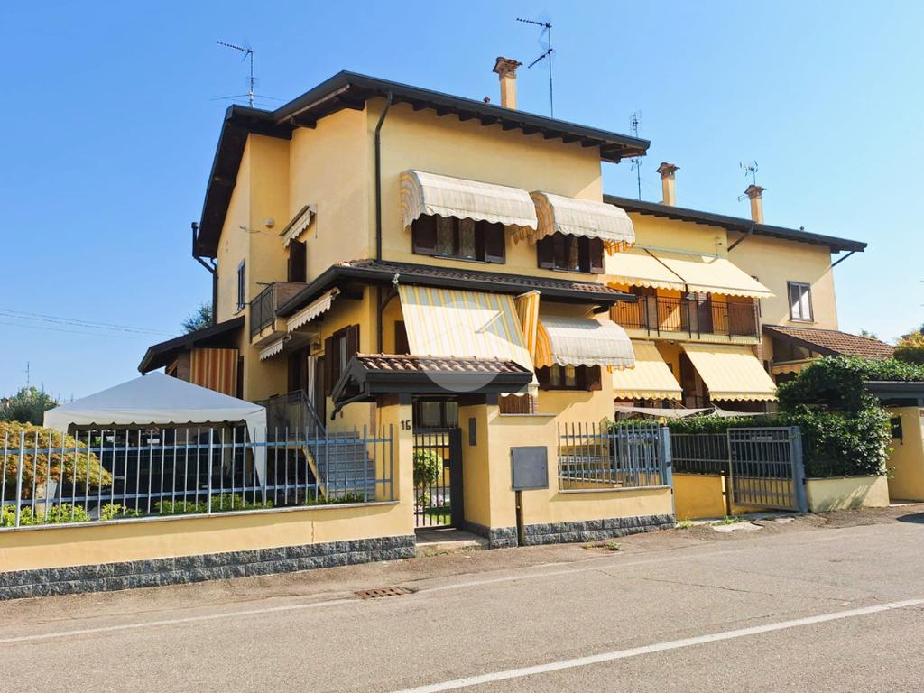 2 غرف نوم فيلا في Mesero, Italy رقم 356615