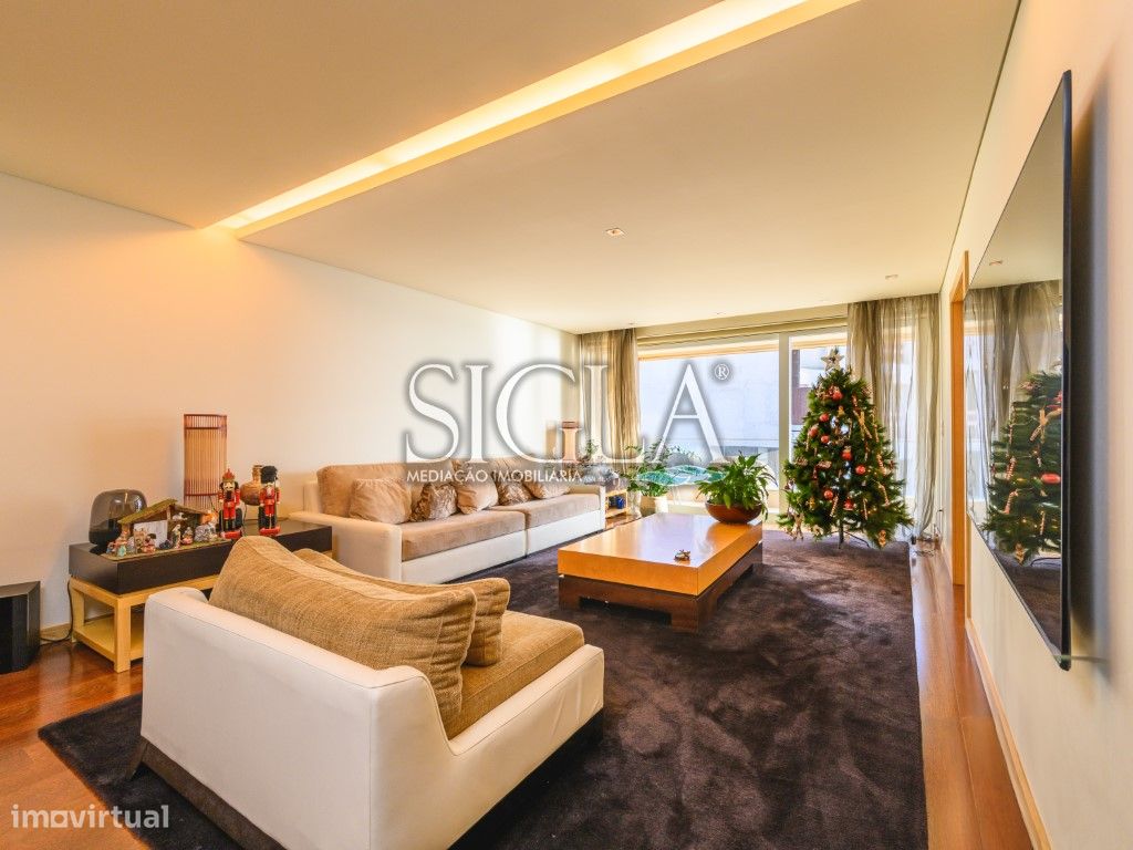 Квартира с 3 спальнями в Вила Нова ди Гая, Португалия № 124308