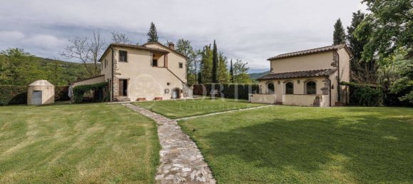 Villa de 5 dormitorios en Bucine, Italy No. 268117 28