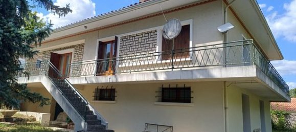 5 bedrooms House in Chalais, France No. 301659 2