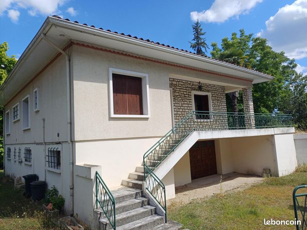 5 bedrooms House in Chalais, France No. 301659