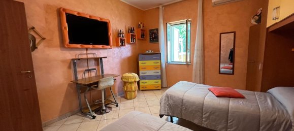 3 rooms Apartment in Giugliano in Campania, Italy No. 90166 10