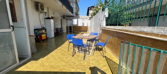 3 rooms Apartment in Giugliano in Campania, Italy No. 90166 2