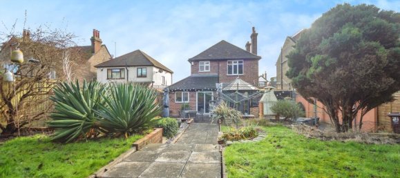 3 bedrooms House in Rochester, United Kingdom No. 10569 27