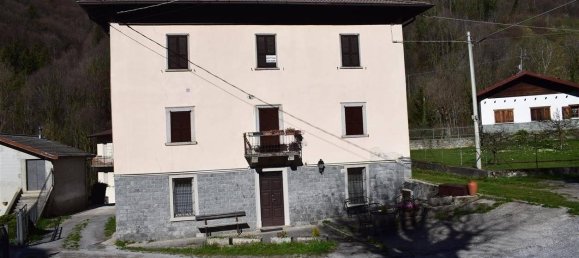 3 rooms Apartment in Serina, Italy No. 155614 2