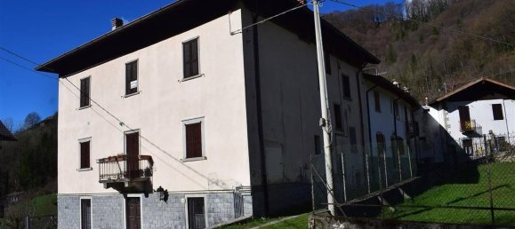 3 rooms Apartment in Serina, Italy No. 155614 4
