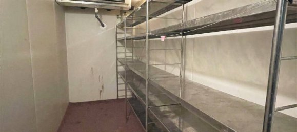 Здание с 7 комнатами в Кассель, Германия № 262778 16