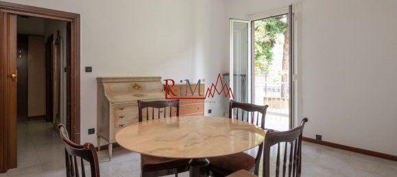 2 bedrooms Apartment in Milan, Italy No. 360513 4