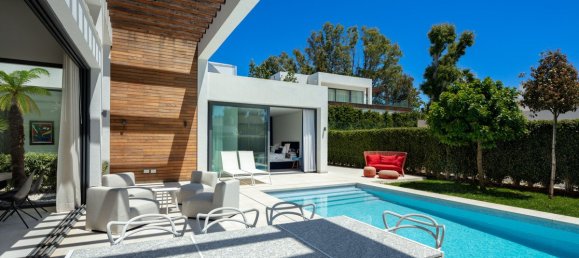 4 bedrooms Villa in Estepona, Spain No. 3052 5