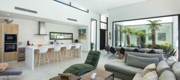 4 bedrooms Villa in Estepona, Spain No. 3052 13