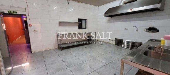 2 bedrooms Maisonette in Xaghra, Malta No. 998 4