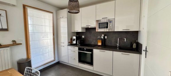 2 bedrooms Apartment in Lyon, France No. 317210 3